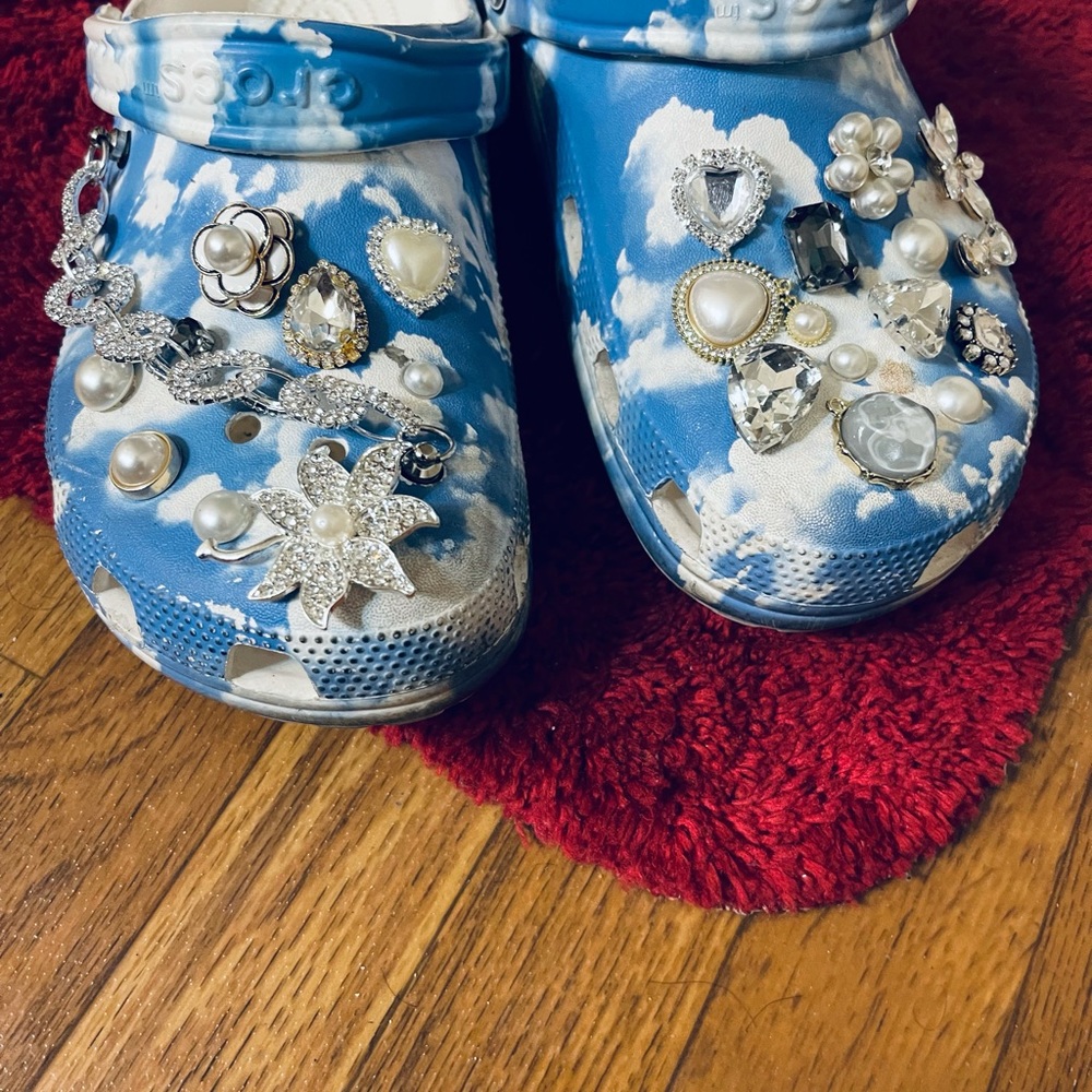 Crocs - Picture 3 of 4